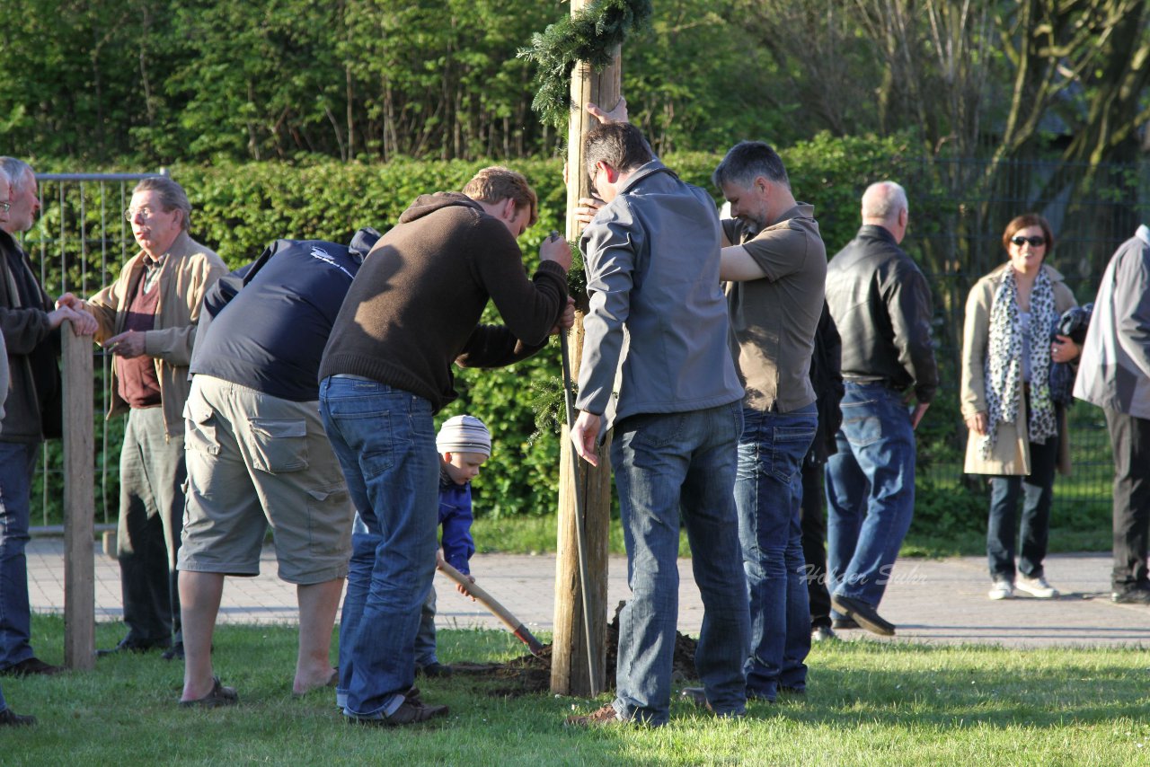 Bild 28 - Maibaum 2012